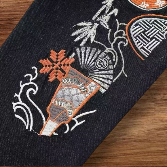 Evisu Jeans  Men - Picture 5 of 9